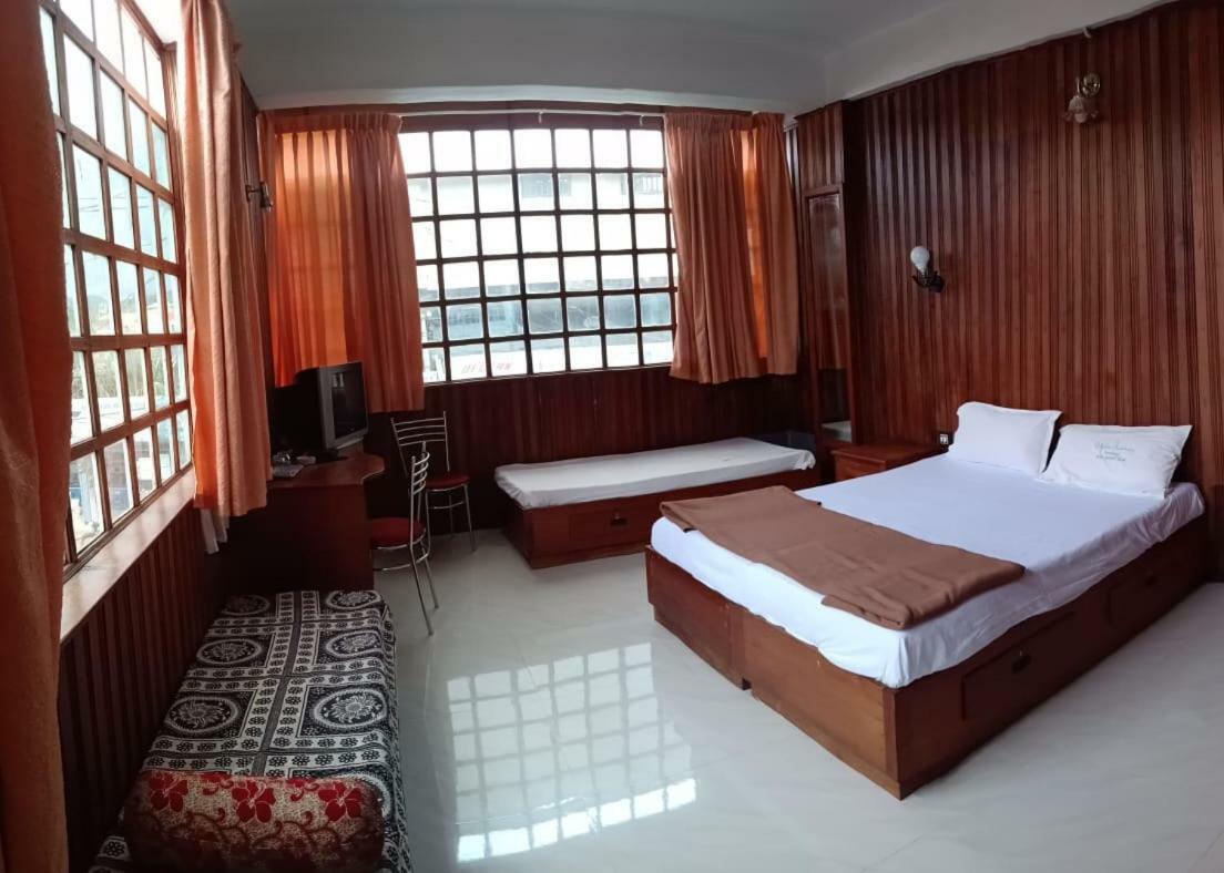 ホテル Dolphin Residency テッカディ エクステリア 写真